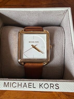 Michael Kors Women’s Watch (MK2584)